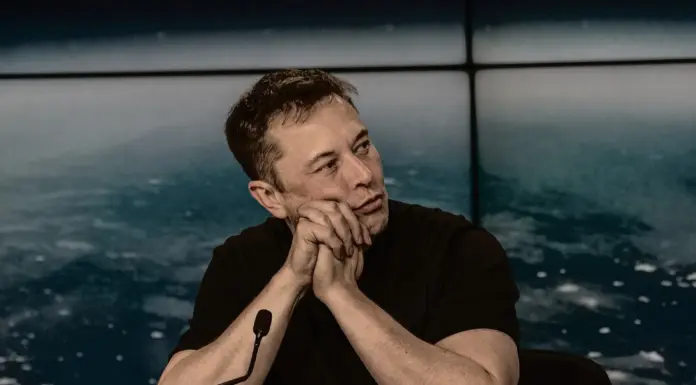 Tesla’s “Flying” Roadster Is Due October…